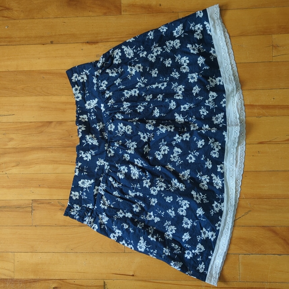 Simons Twik Blue and White Floral Cotton Pleated Mini Skirt